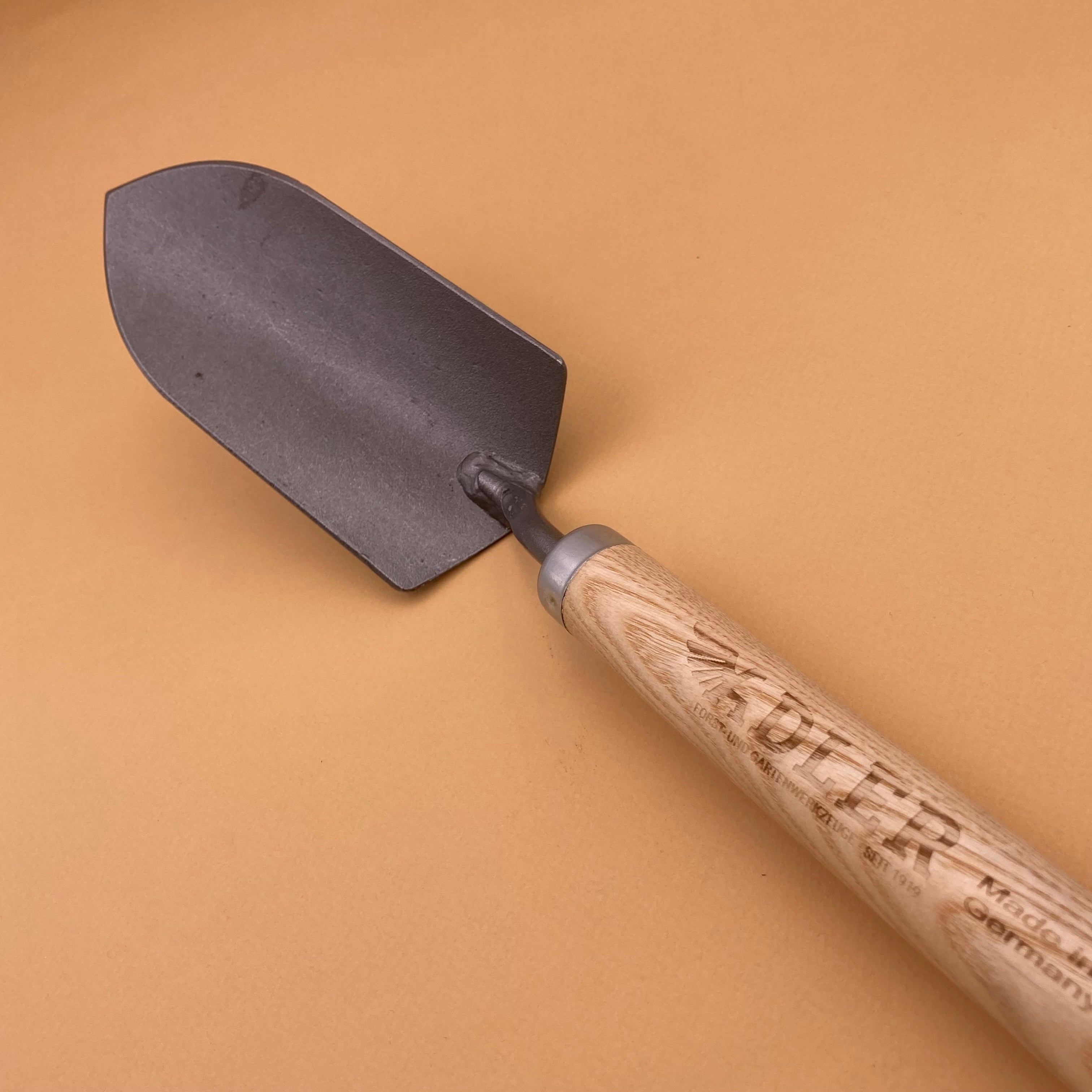 adler PELLE a planter jardinage made in germany