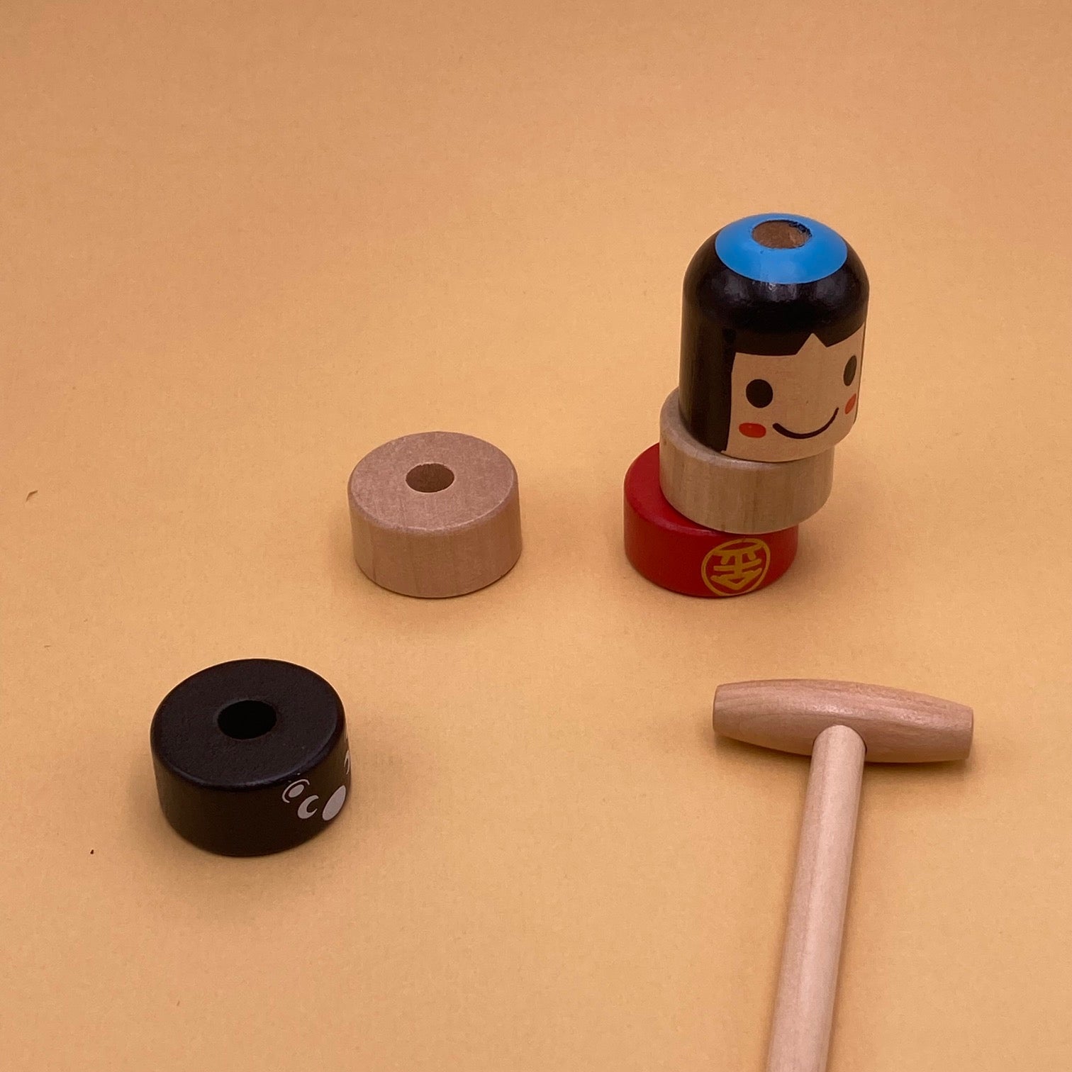 Juego japonés de madera "Kokeshi"