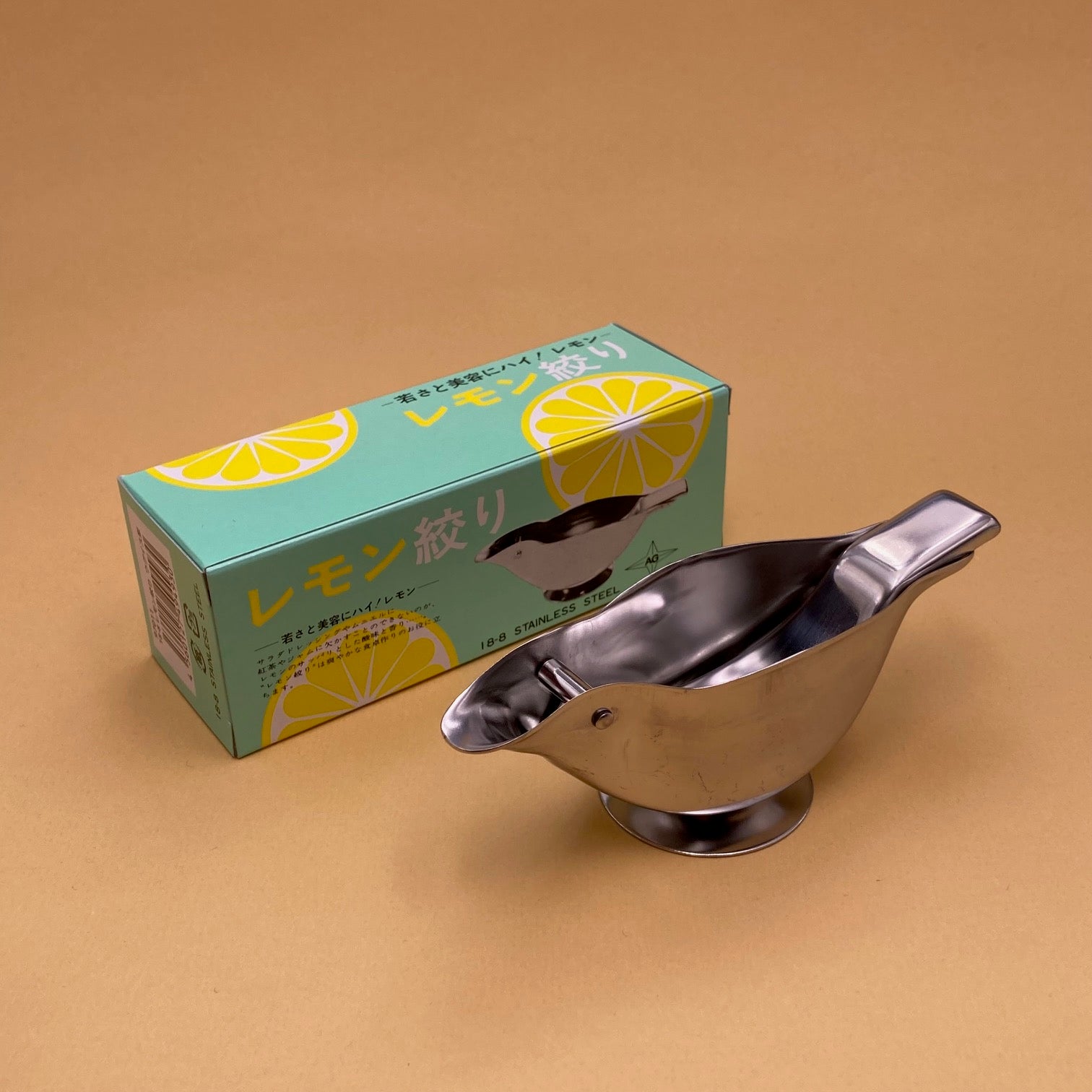 Bird-shaped lemon squeezer