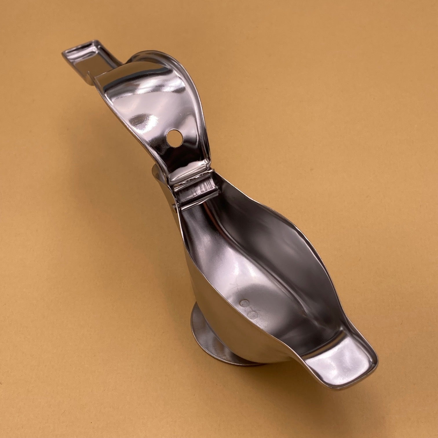 Bird-shaped lemon squeezer