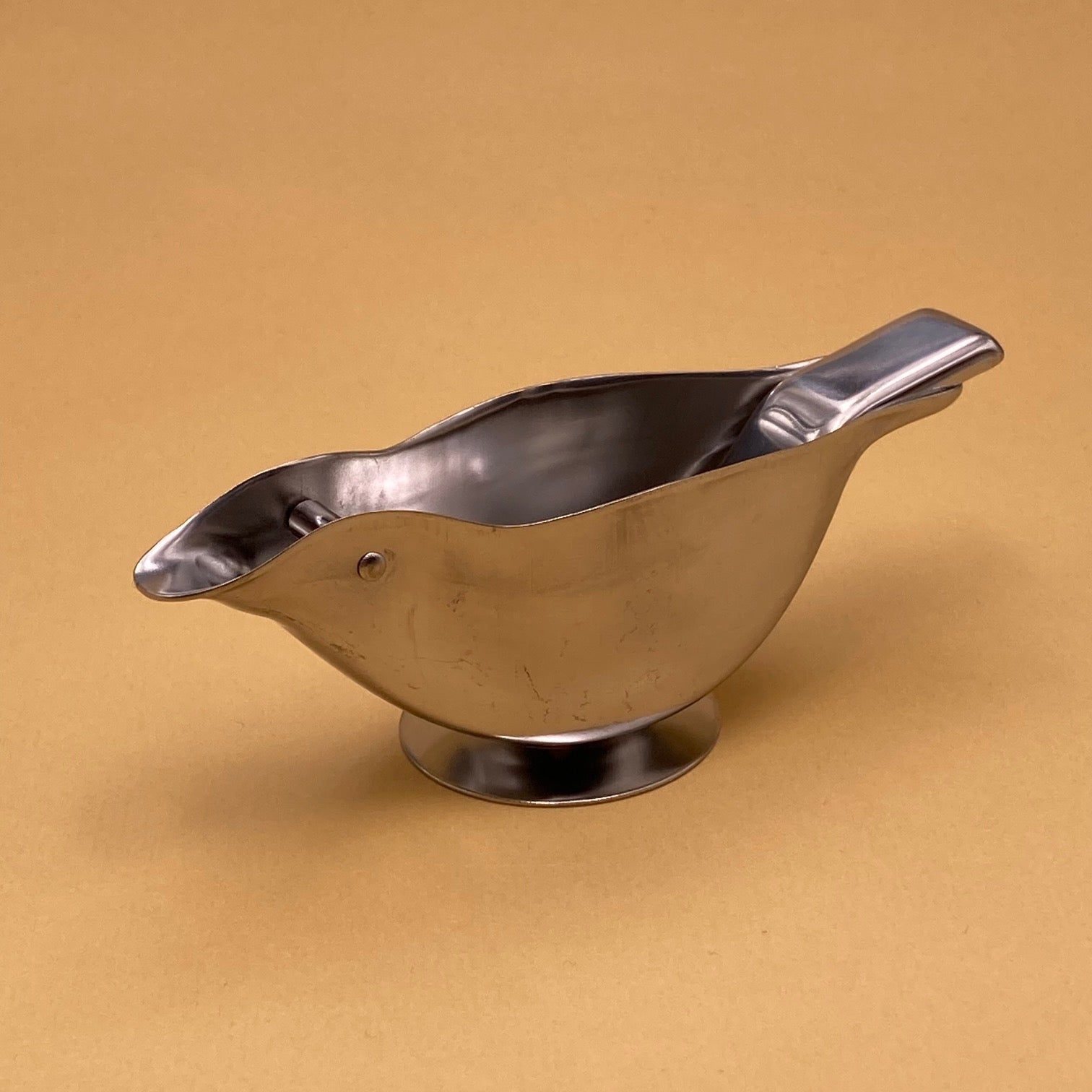Bird-shaped lemon squeezer