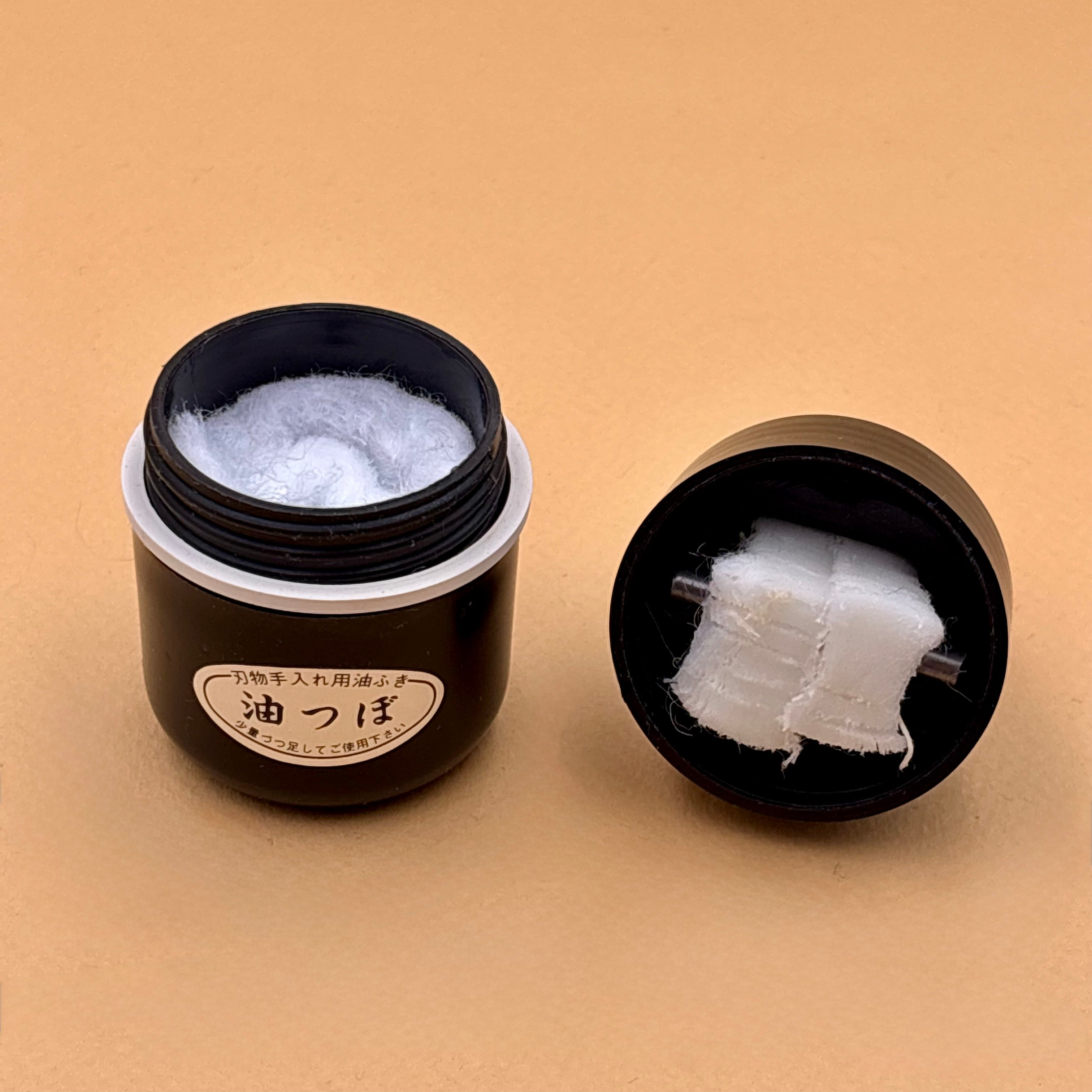 Distributeur & huile de camélia japonaise