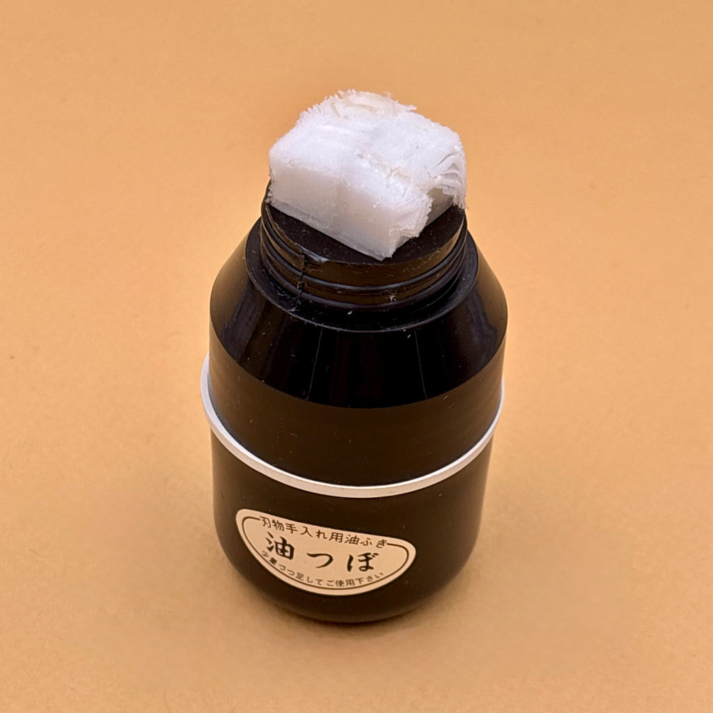 Distributeur & huile de camélia japonaise
