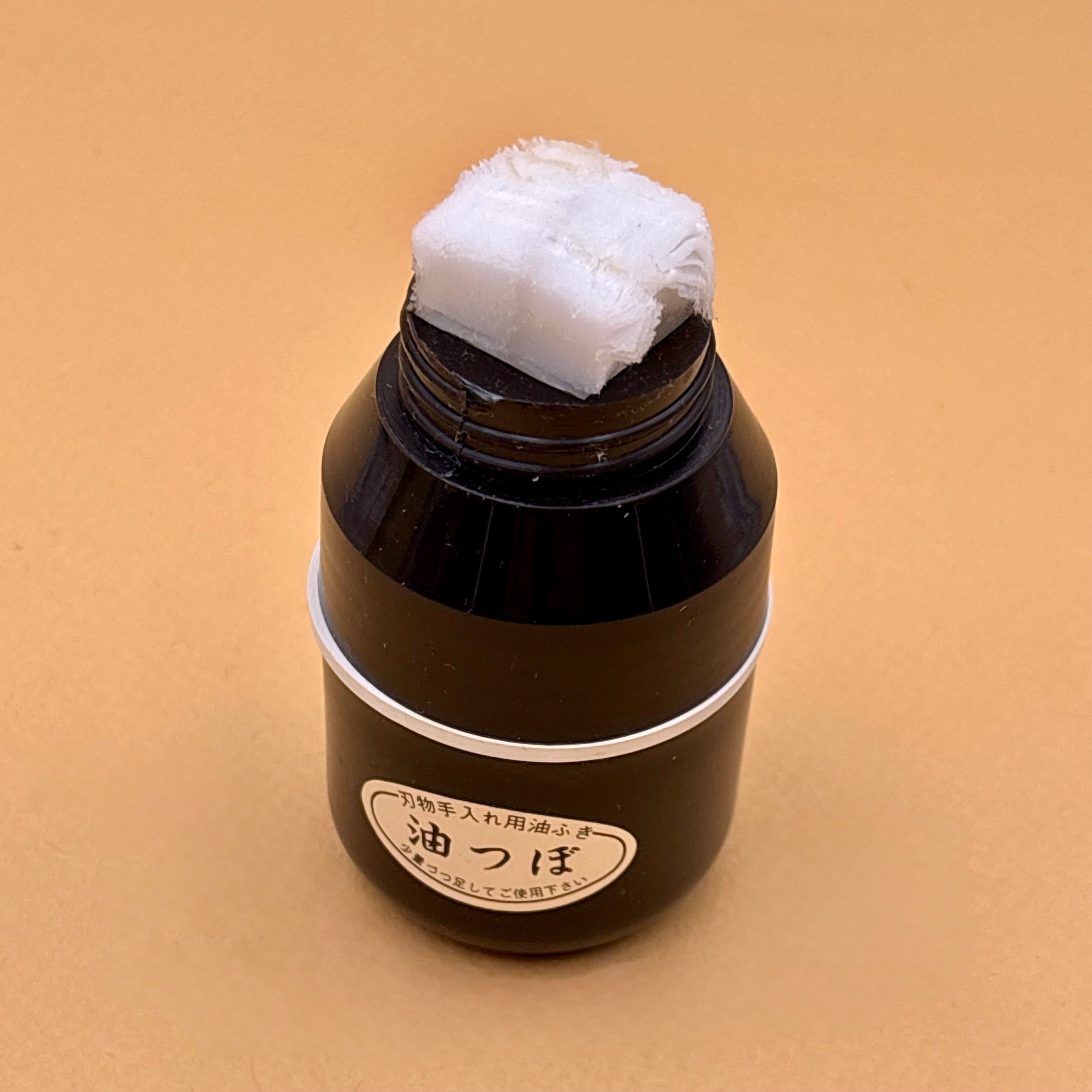 Distributeur & huile de camélia japonaise