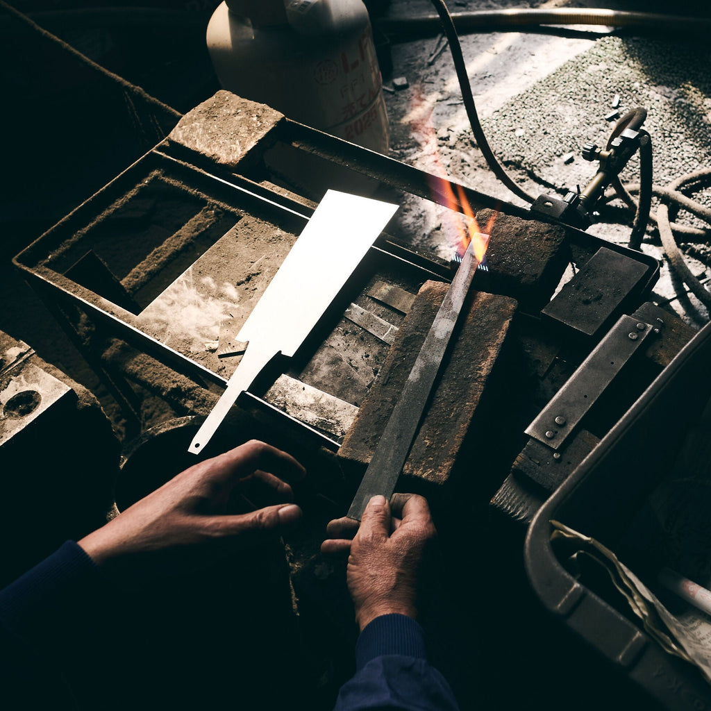 "Moku" folding pruning saw