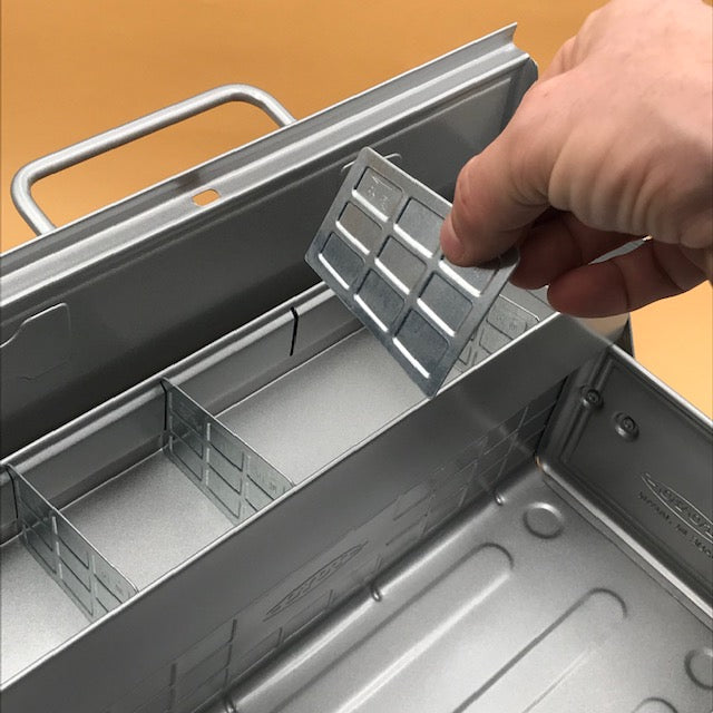 Boîte à outils escamotable