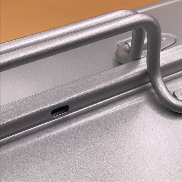 Boîte à outils escamotable