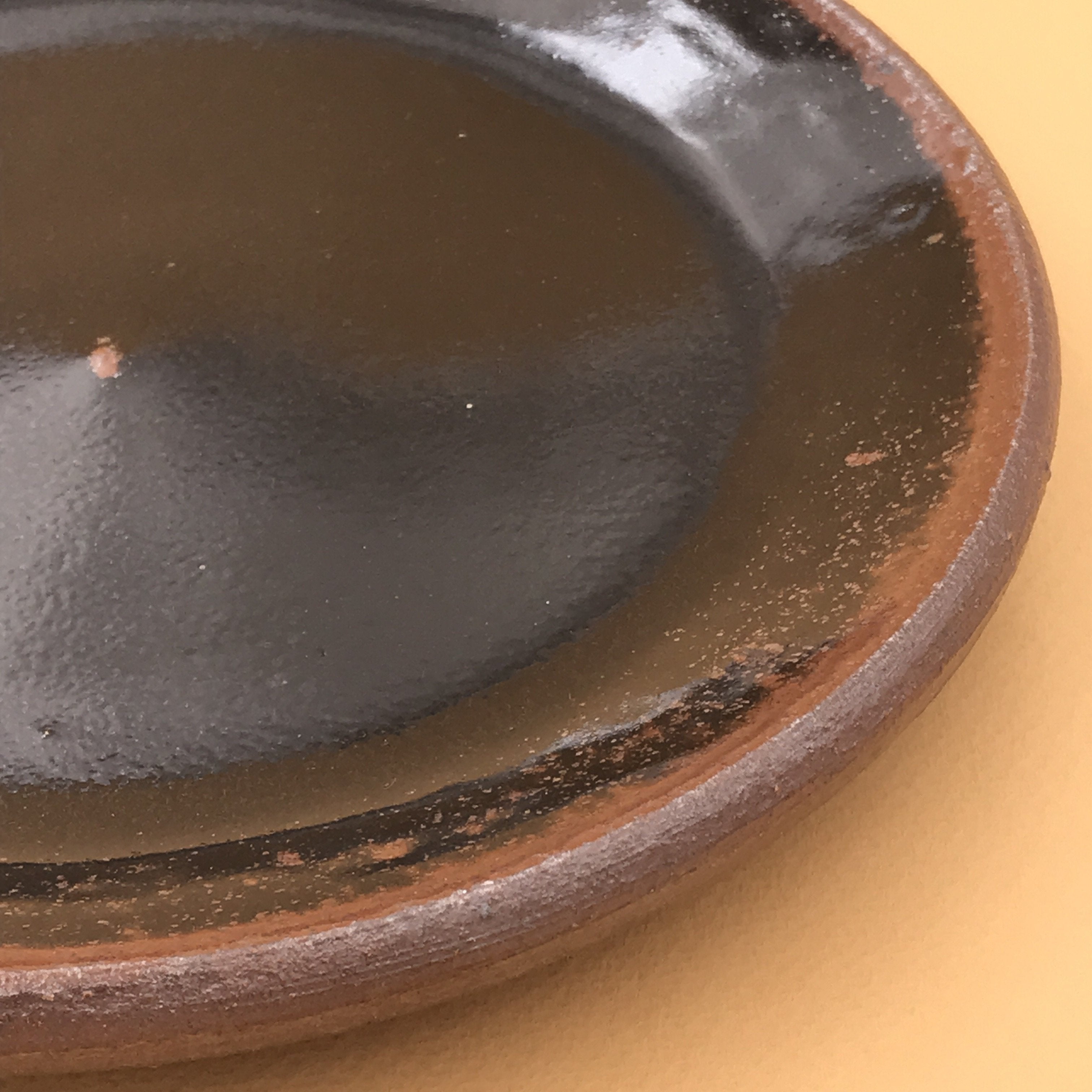 Assiette plate "Tenmoku" - UTILE & ORDINAIRE