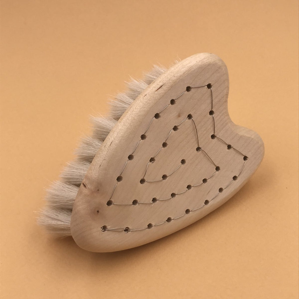 Brosse à cheveux pour bébé - UTILE & ORDINAIRE