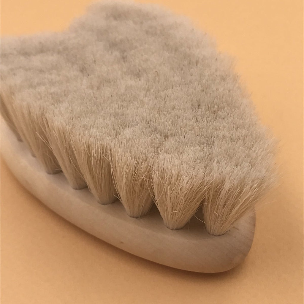 Brosse à cheveux pour bébé - UTILE & ORDINAIRE
