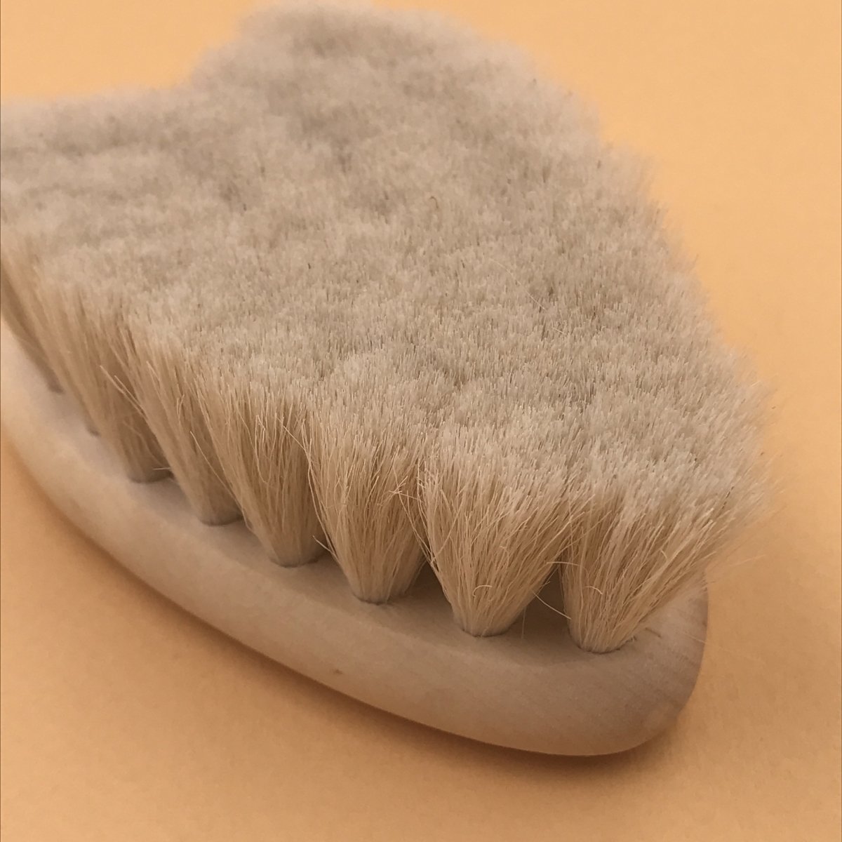 Brosse à cheveux pour bébé - UTILE & ORDINAIRE
