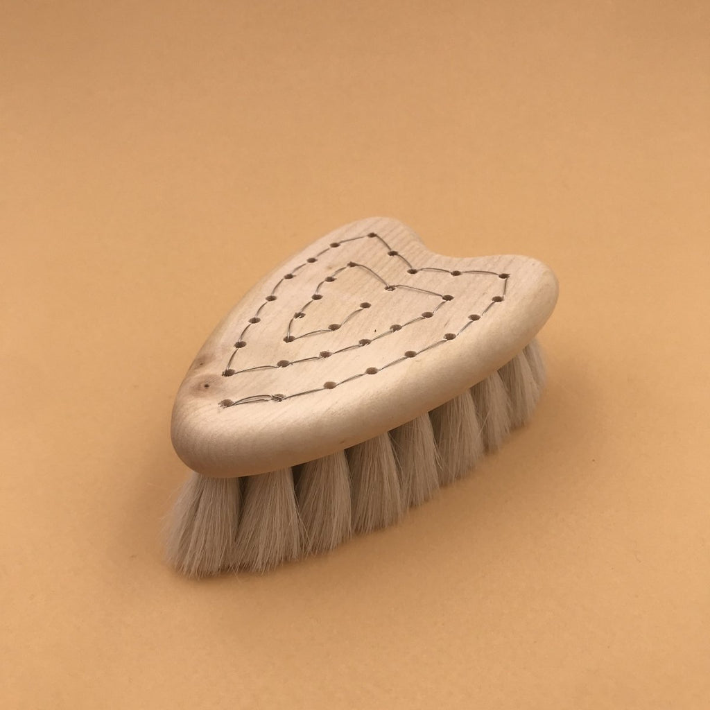Brosse à cheveux pour bébé - UTILE & ORDINAIRE