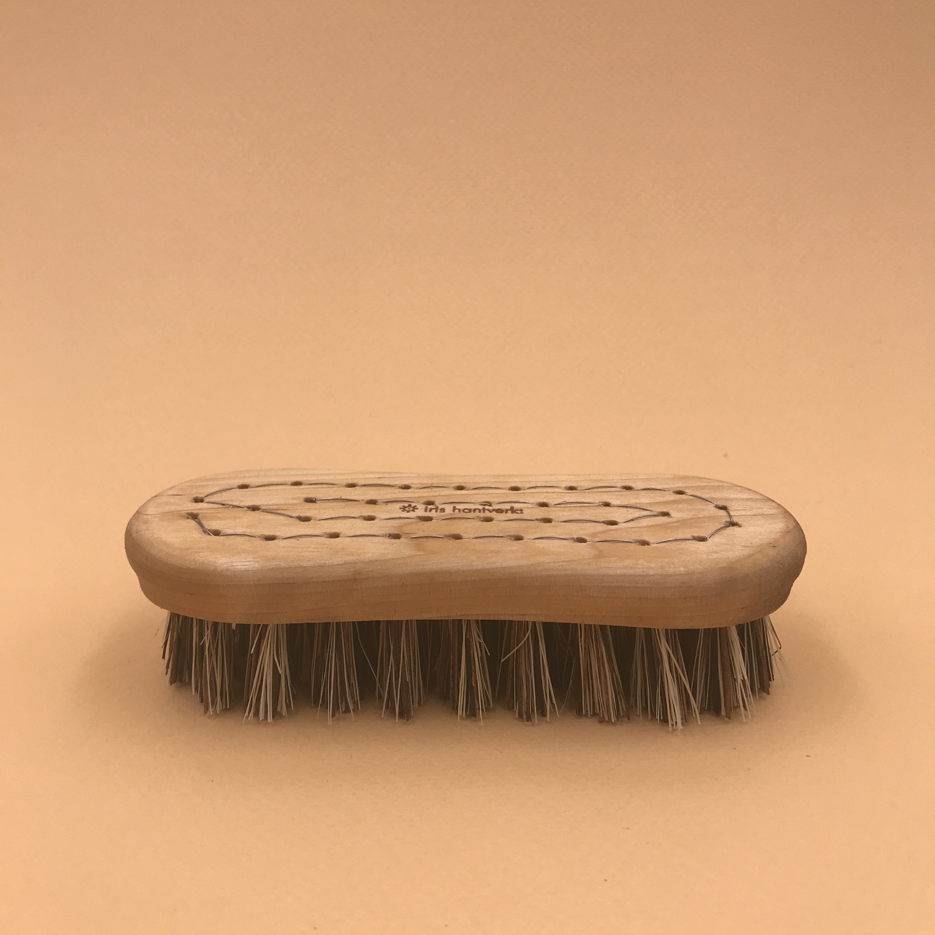 Brosse à légumes - UTILE & ORDINAIRE