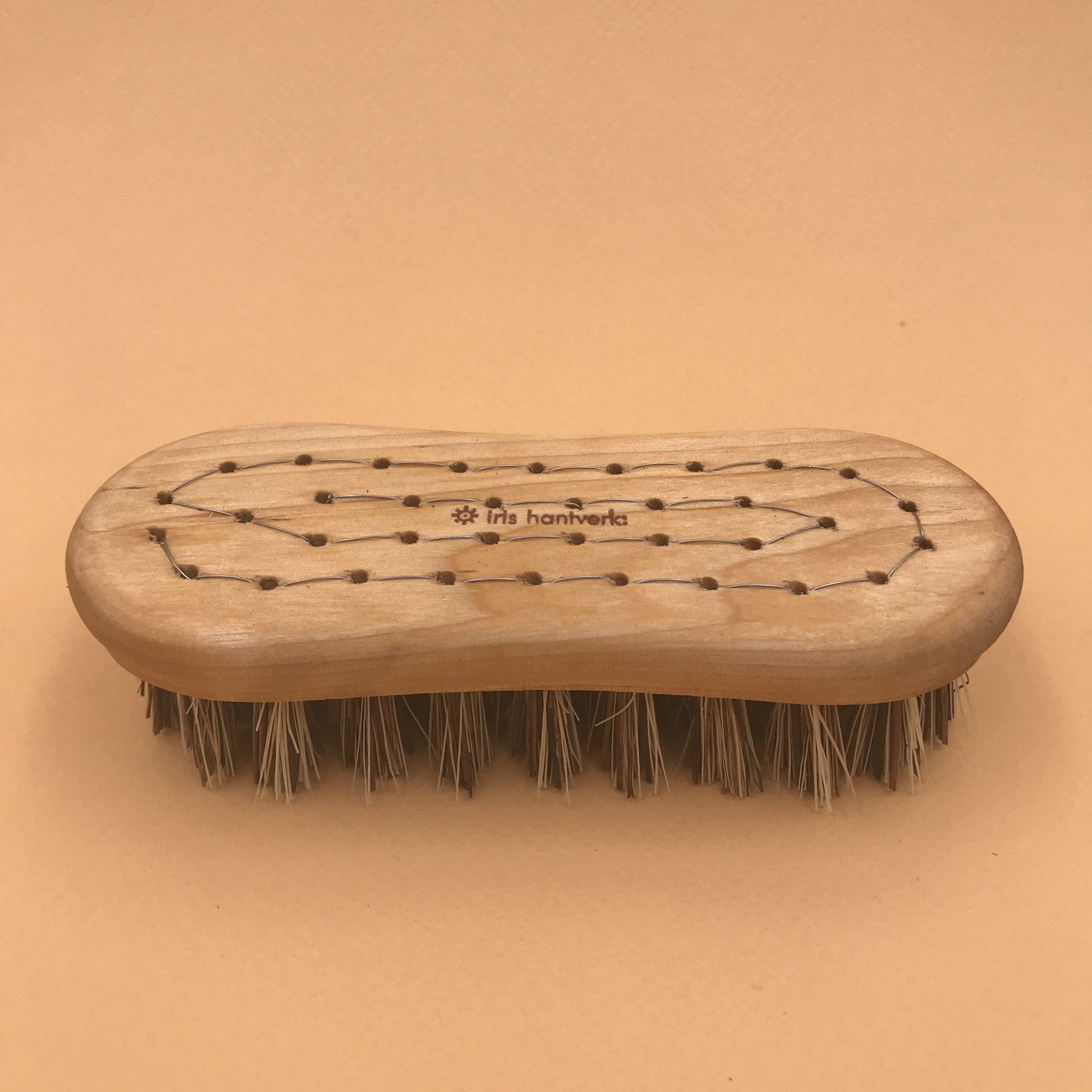 Brosse à légumes - UTILE & ORDINAIRE