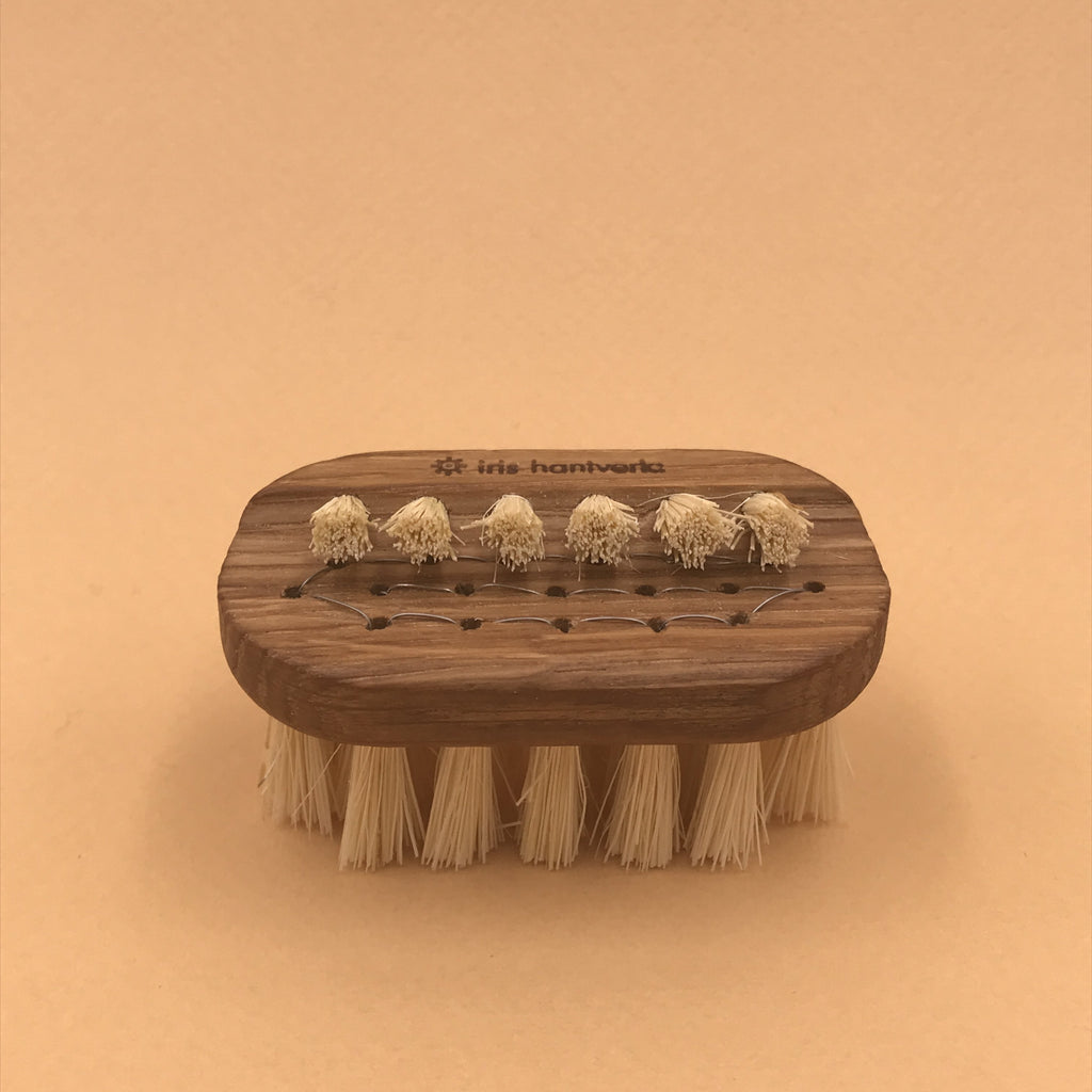 Brosse à ongles en bois - UTILE & ORDINAIRE