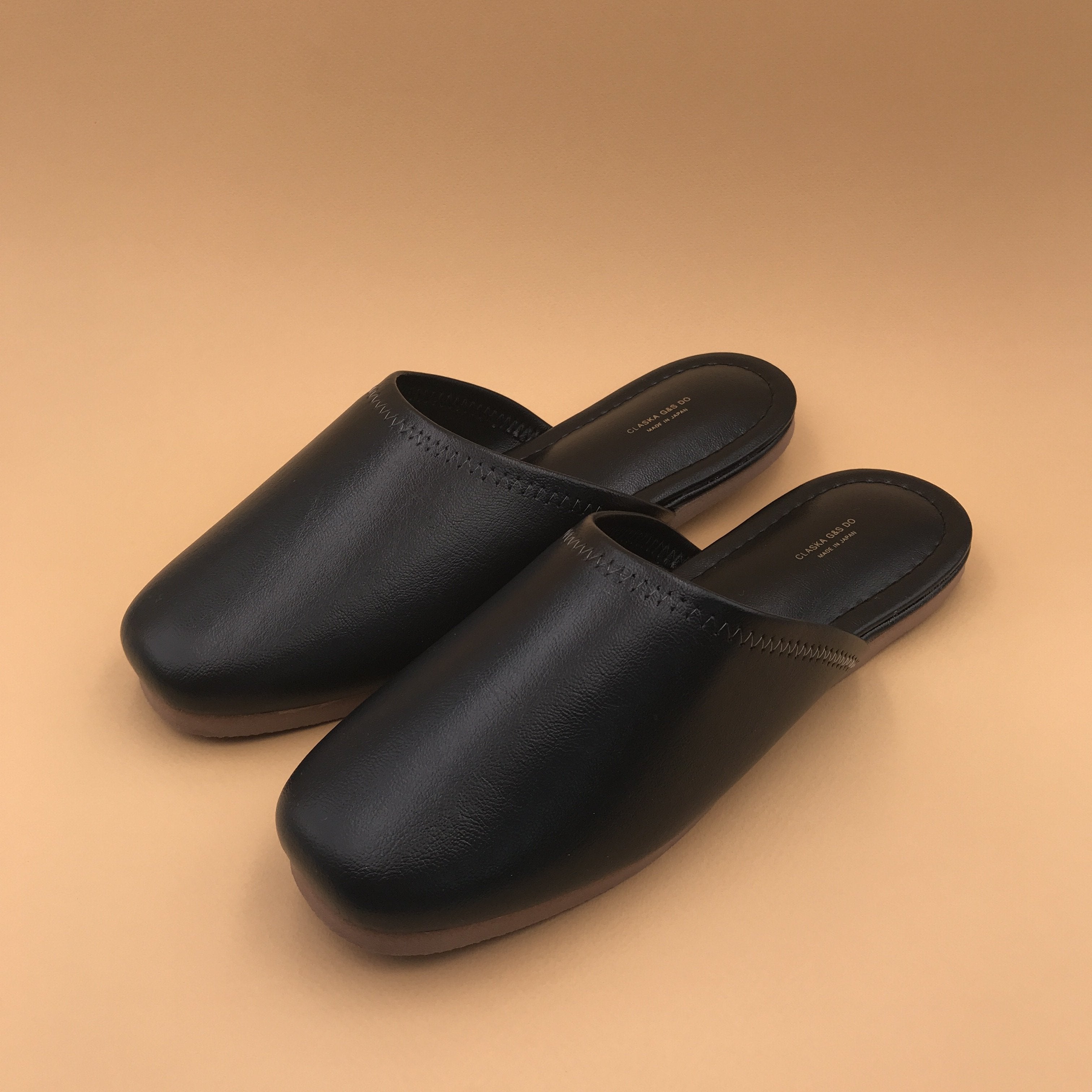 Chaussons de courtoisie - UTILE & ORDINAIRE