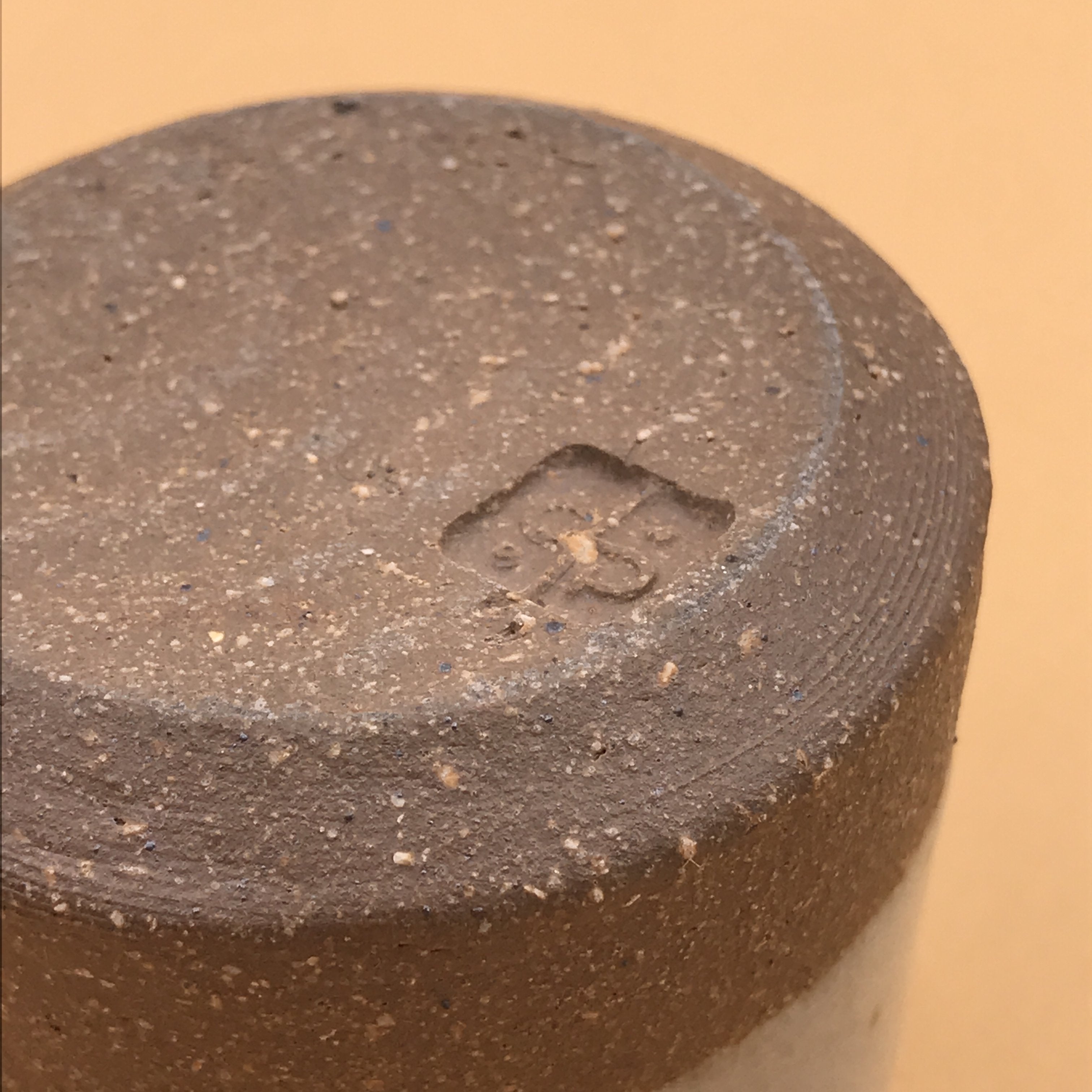 Coquetier en grès - UTILE & ORDINAIRE