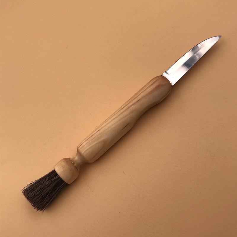 Joli couteau à champignons lame Damas avec brosse pour la cueillette