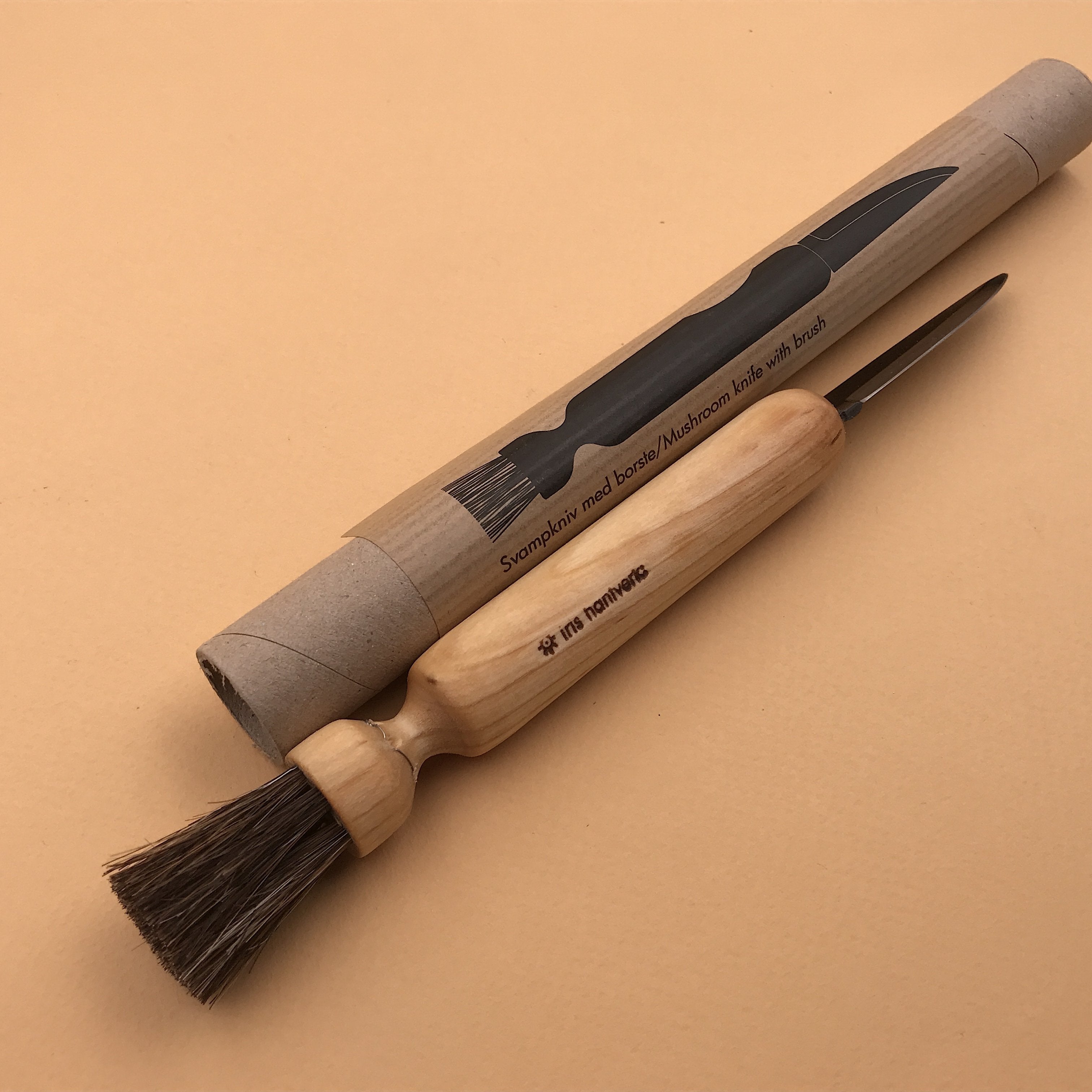 Couteau à champignon avec brosse - UTILE & ORDINAIRE