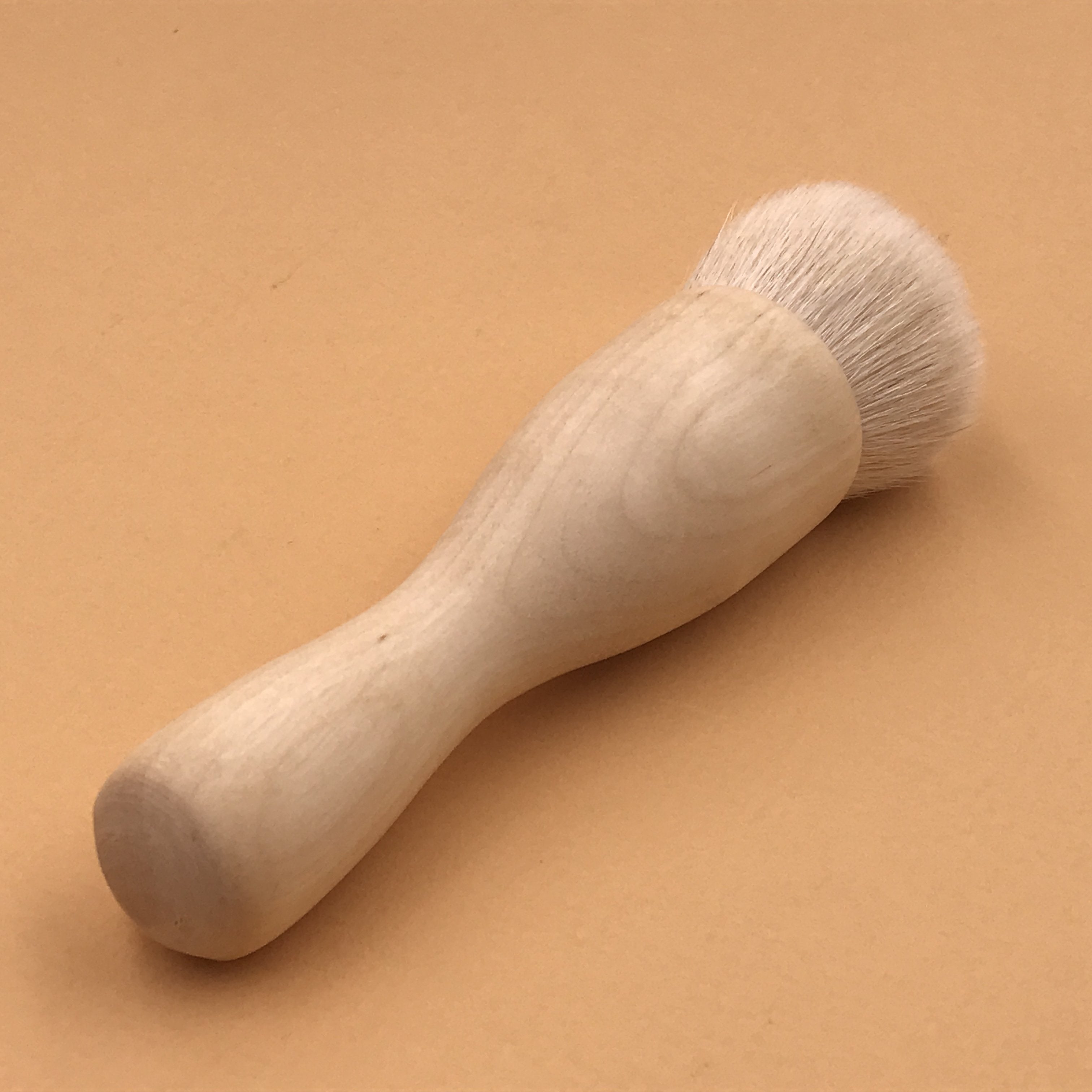 Pinceau à maquillage "Kabuki" - UTILE & ORDINAIRE