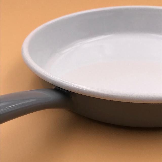 RIESS Poêle à omelette 22cm étal émaillé