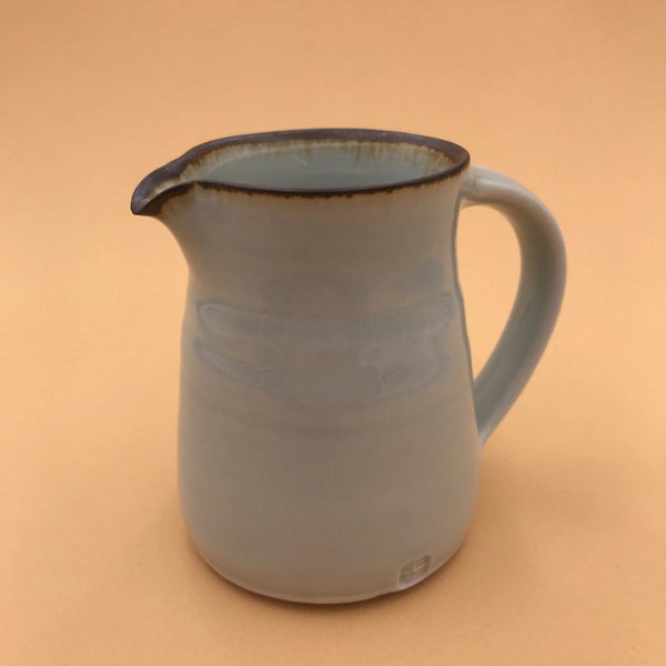 Pot à lait en porcelaine - UTILE & ORDINAIRE