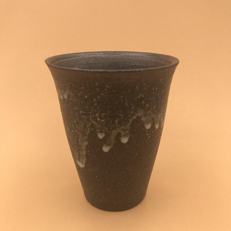 Tasse haute noire de Shigaraki - UTILE & ORDINAIRE